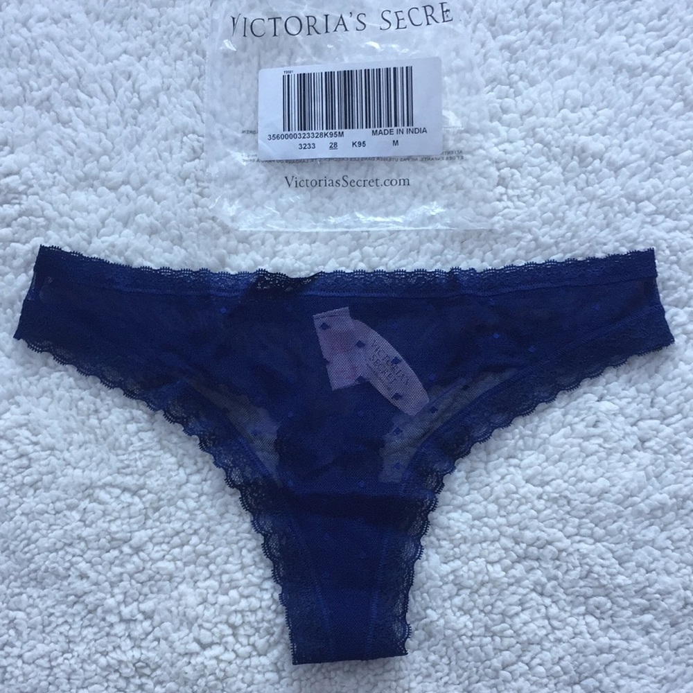New Victoria’s Secret Lace Thong Panty